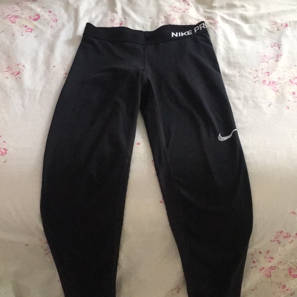 Black Nike Pro leggings
